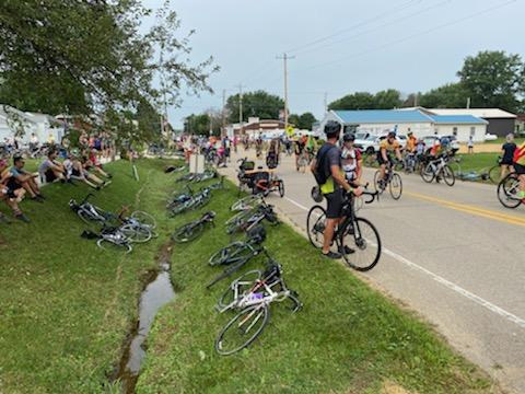  RAGBRAI riders in Goose Lake City